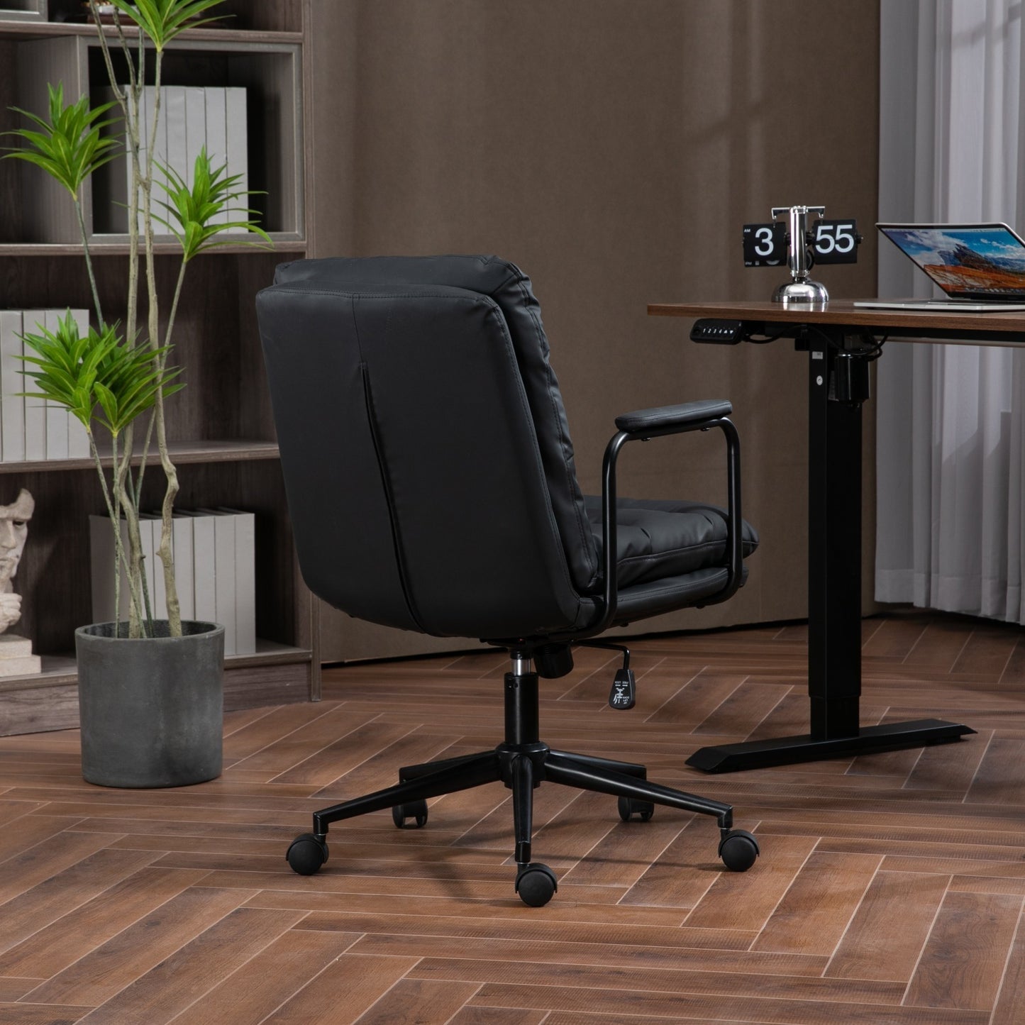 Royton Computer Rolling Swivel Chair in Black PU Leather